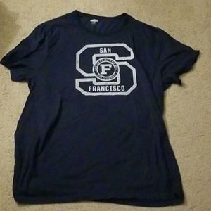 Old Navy t shirt